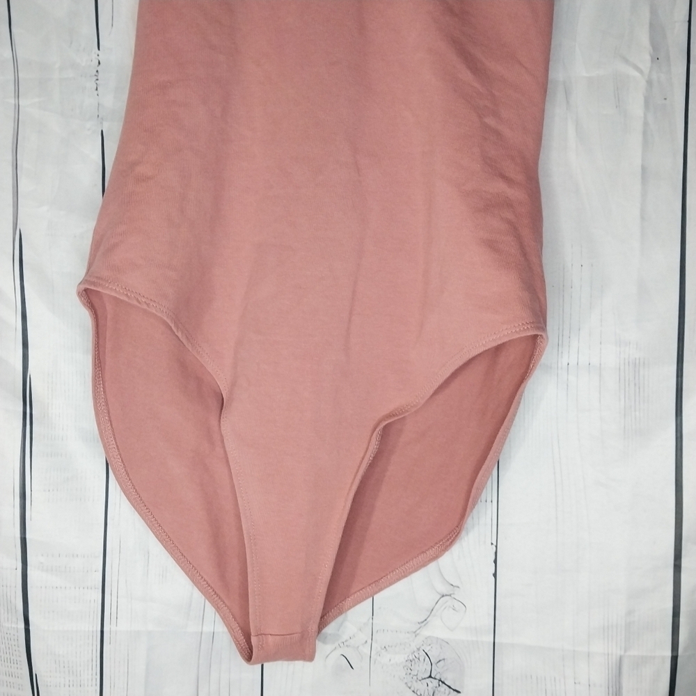 Forever 21 V-Neck Halter Style Bodysuit in Dusty Rose - Picture 3 of 12